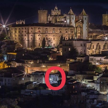 Apartamento Turistico Muralla De Caceres Exterior photo