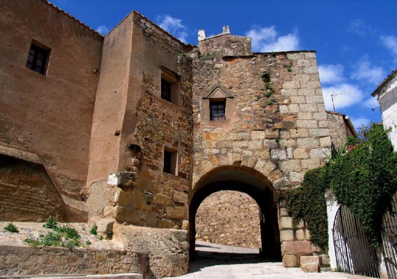 Apartamento Turistico Muralla De Caceres Exterior photo