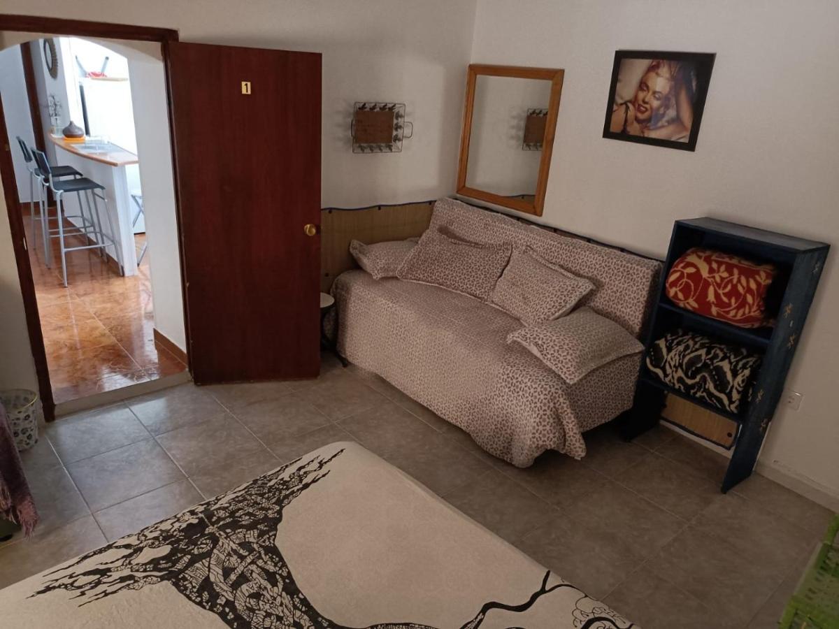 Apartamento Turistico Muralla De Caceres Exterior photo